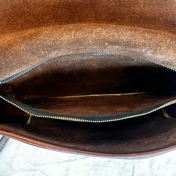 Vintage COACH NYC Classic Pouch Leather Shoulder Bag - No. 147-5201 - Picture 10 of 13